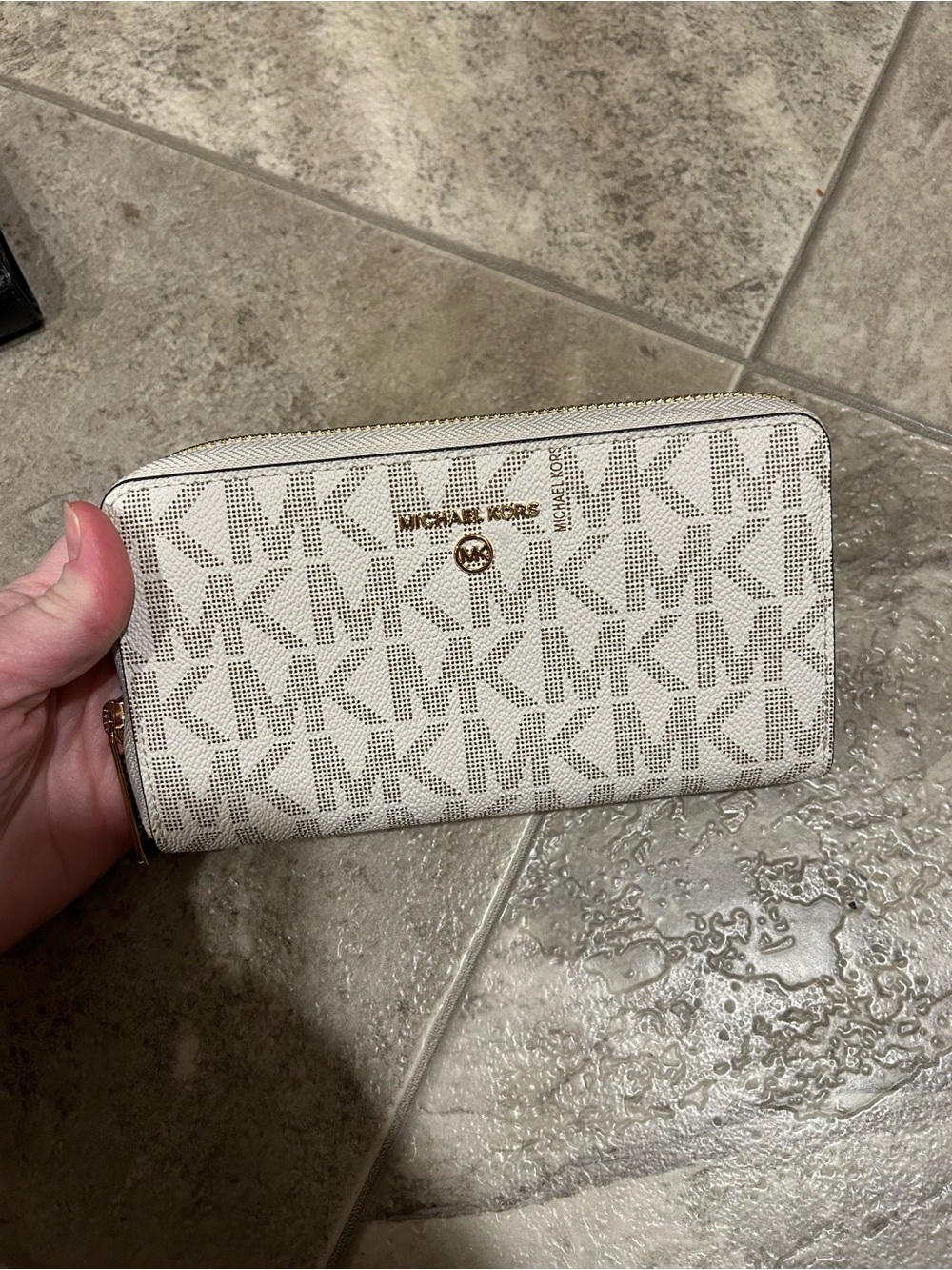 Michael Kors Signature Zip Around Wallet - Cream/Beige